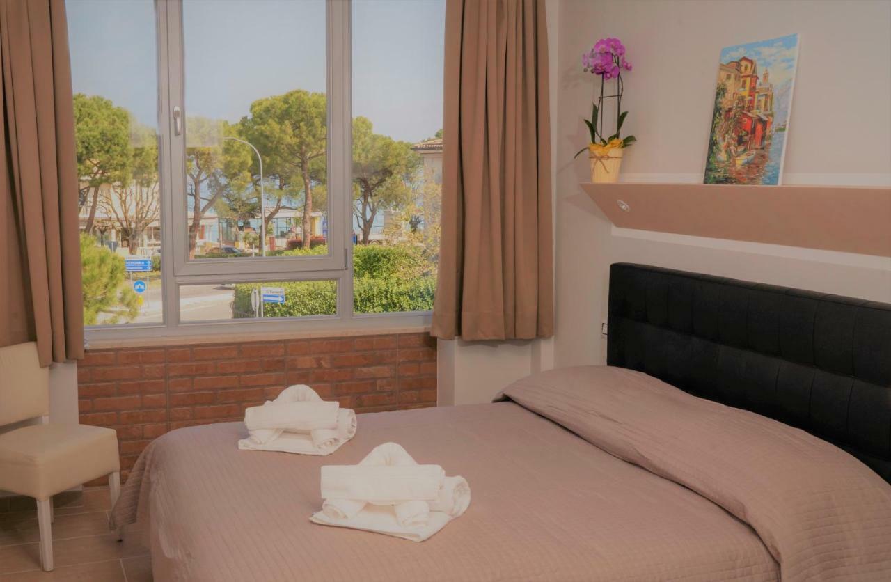 Atico Hotel Desenzano del Garda Zewnętrze zdjęcie
